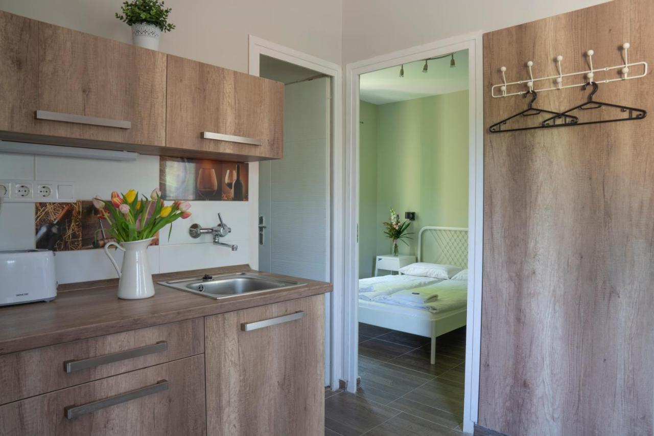 Tulipan Apartman Eger Bagian luar foto