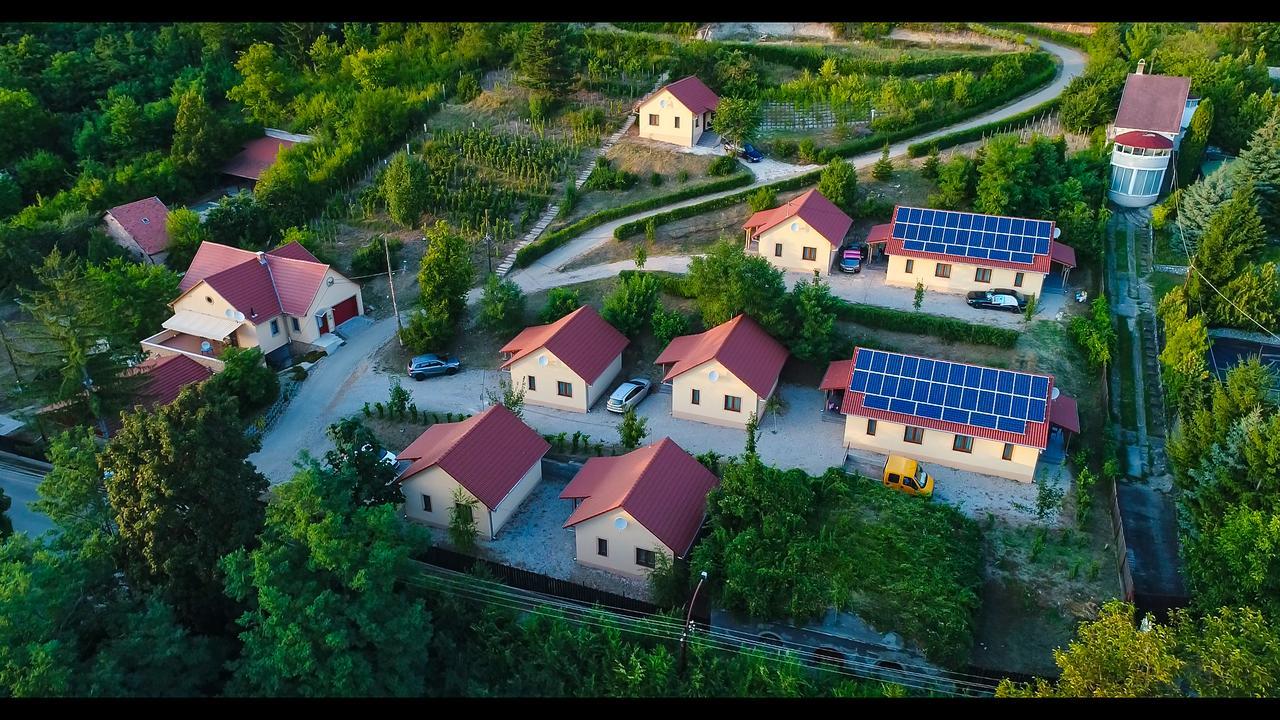 Tulipan Apartman Eger Bagian luar foto